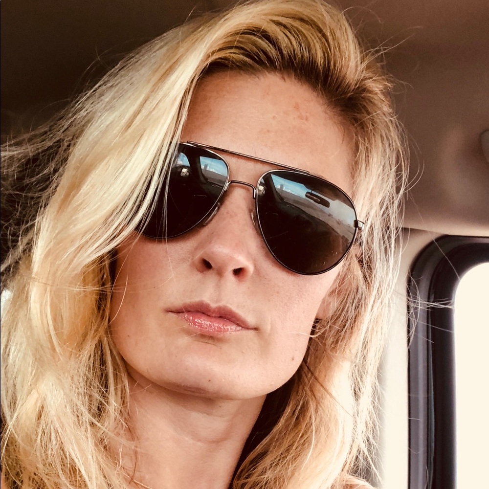 Meet your Posher, Joy